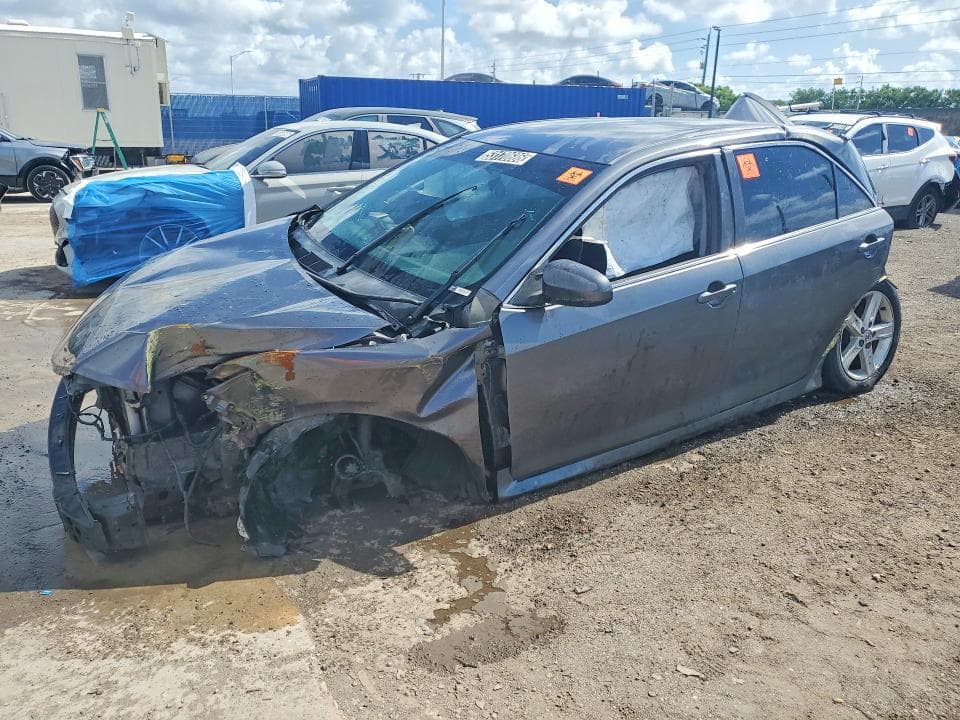 2014 Toyota Camry SE