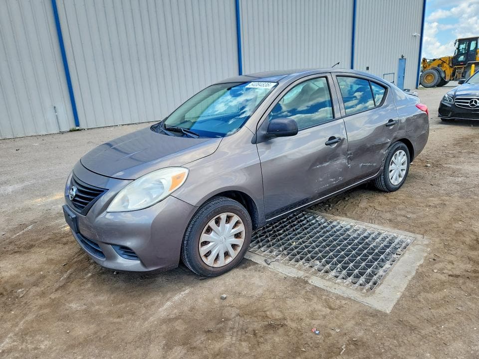 2014 Nissan Versa 1.6 S Plus