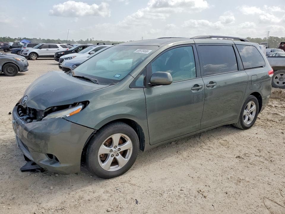 2013 Toyota Sienna LE
