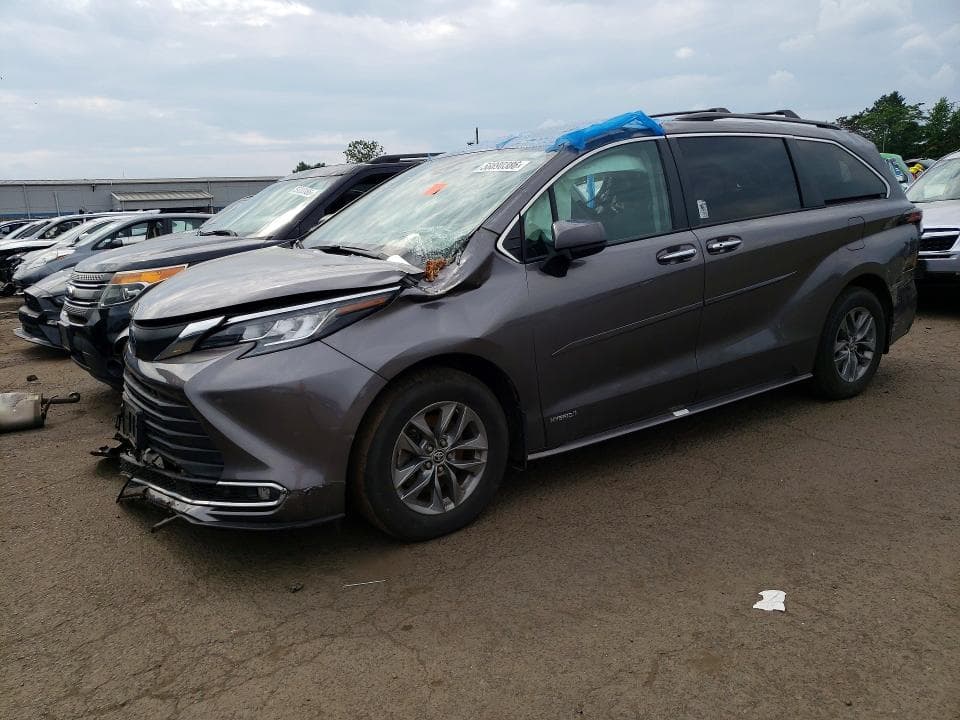 2021 Toyota Sienna XLE