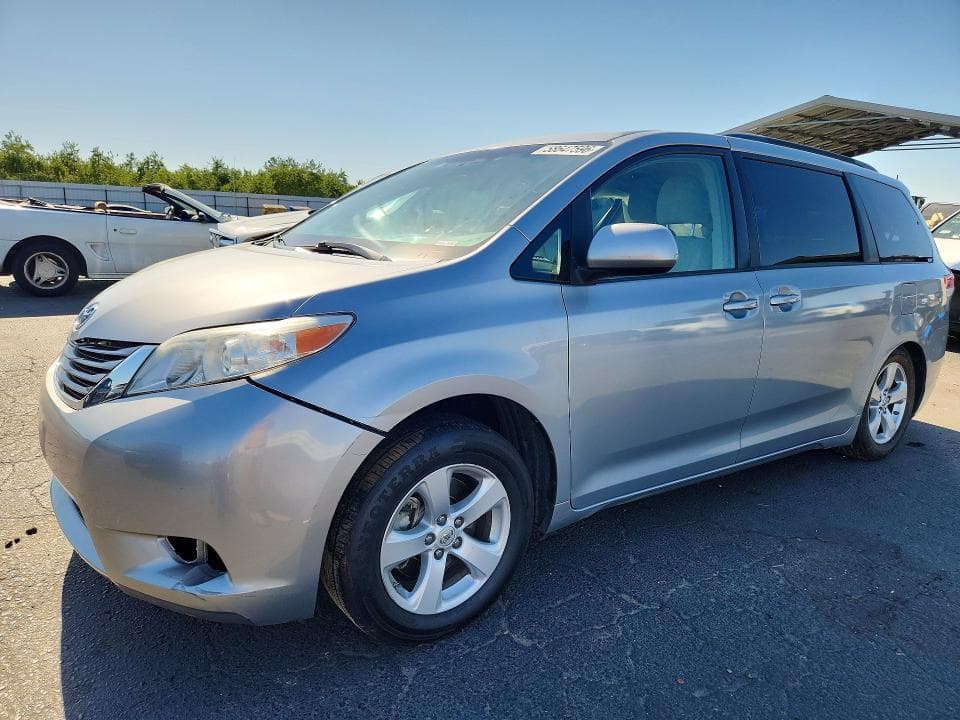 2014 Toyota Sienna LE