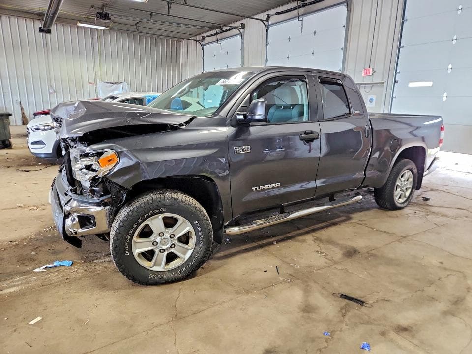 2017 Toyota Tundra SR5