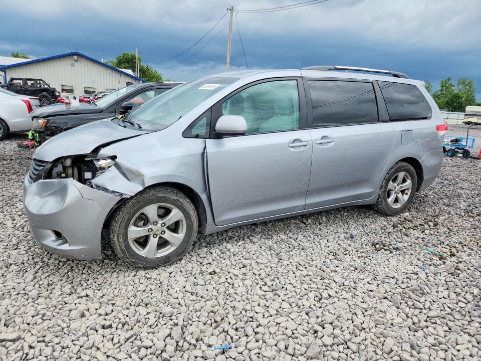 2011 Toyota Sienna LE