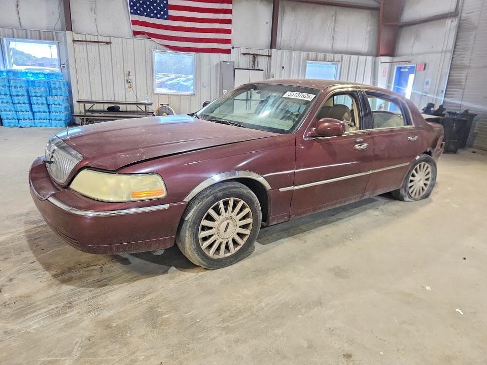 2004 Lincoln Town CAR Executive
