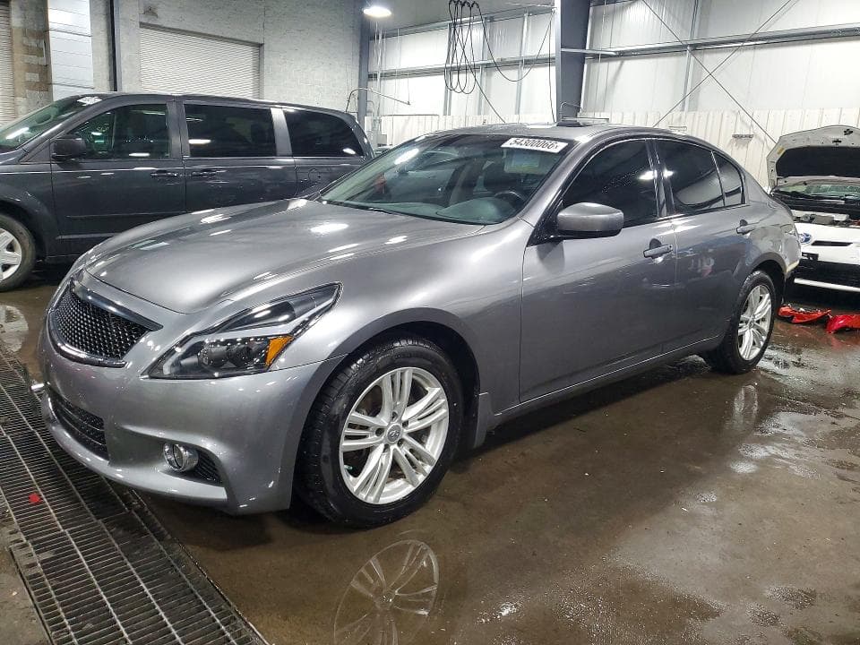 2013 Infiniti G37