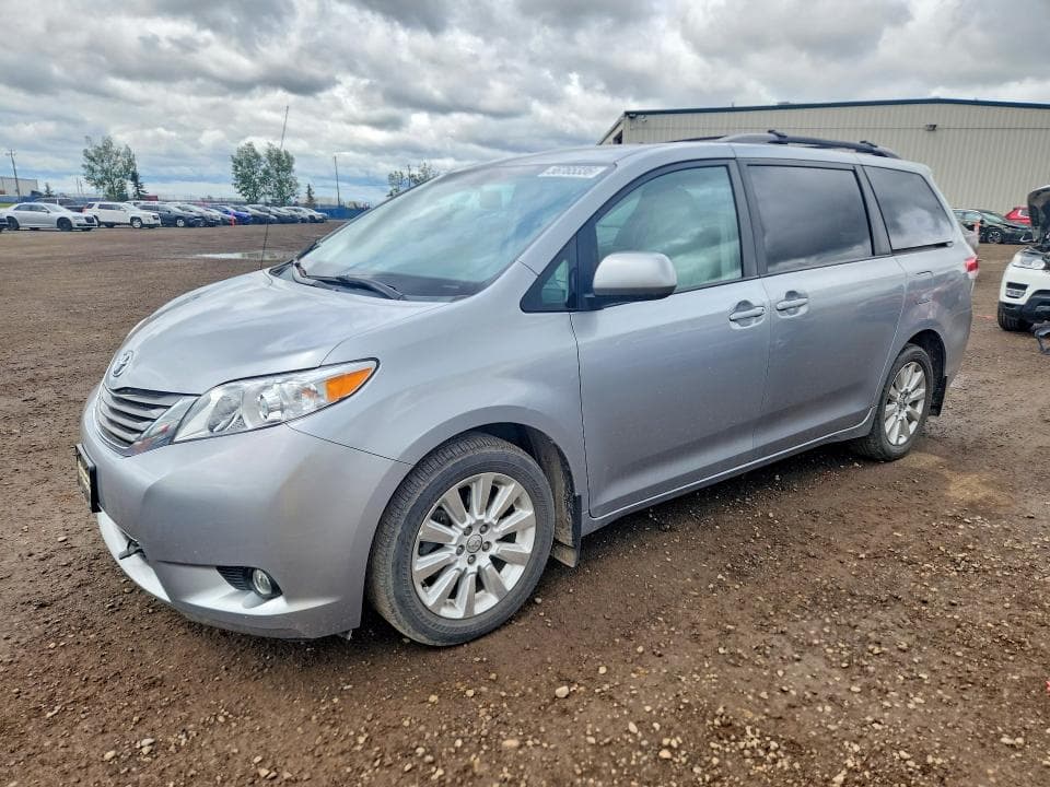 2014 Toyota Sienna XLE 7-PASSENGER