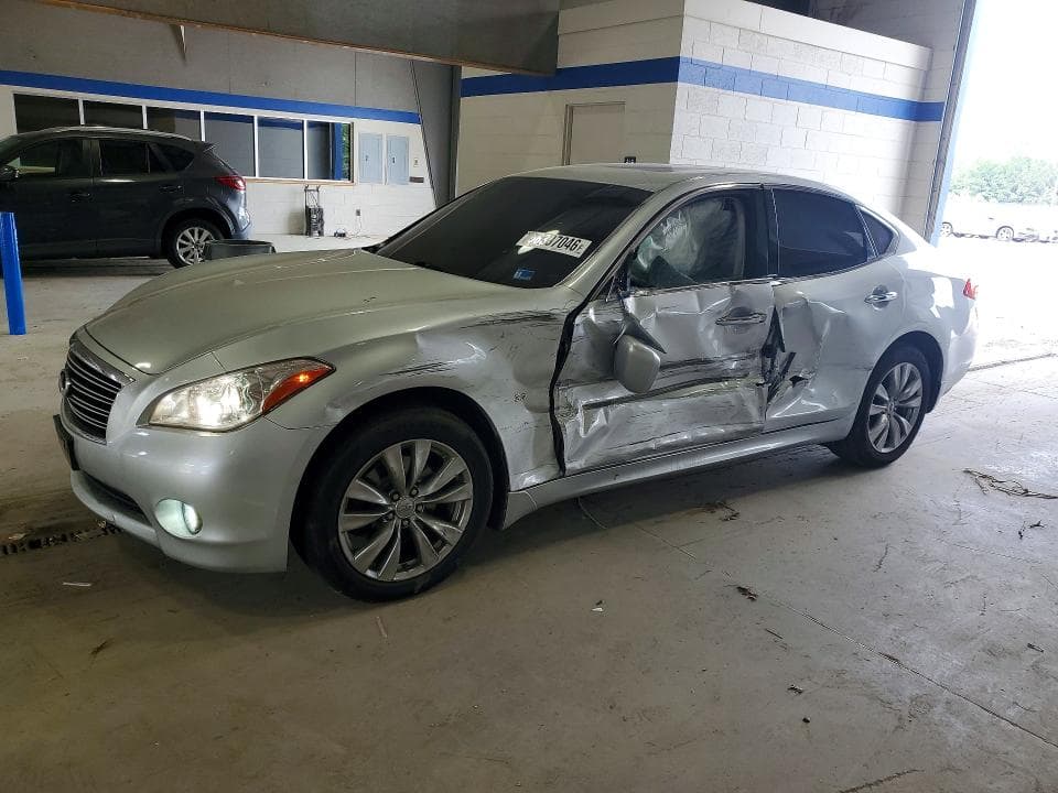 2014 Infiniti Q70 3.7