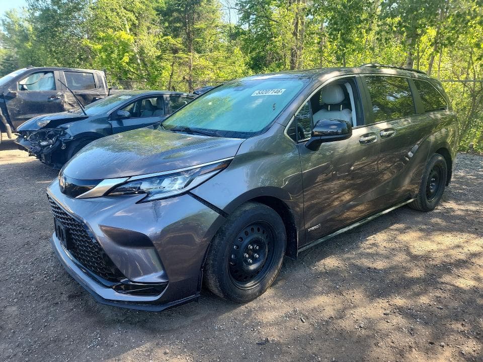 2021 Toyota Sienna LE