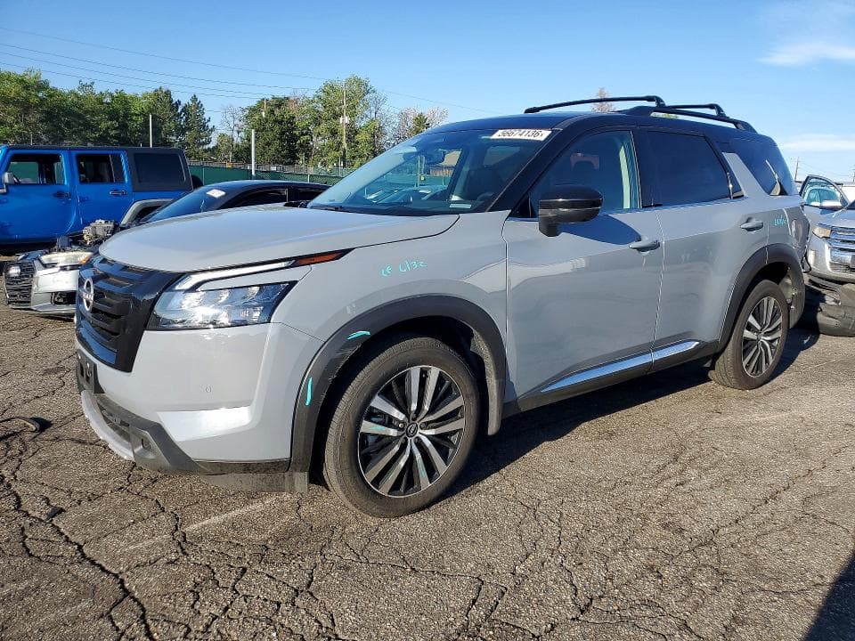 2025 Nissan Pathfinder Platinum