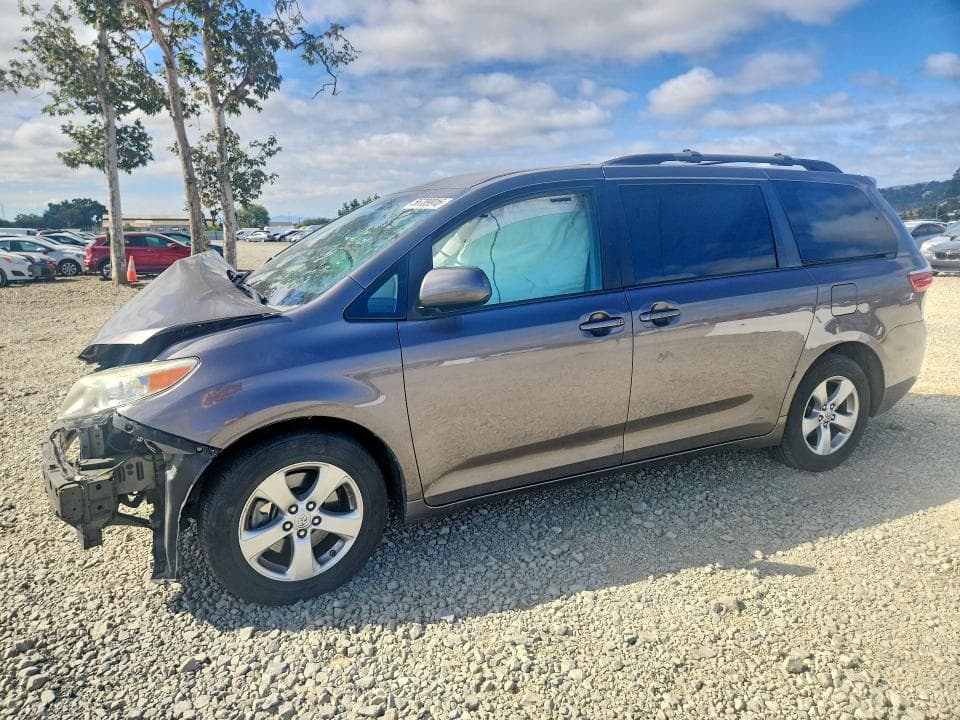 2017 Toyota Sienna LE