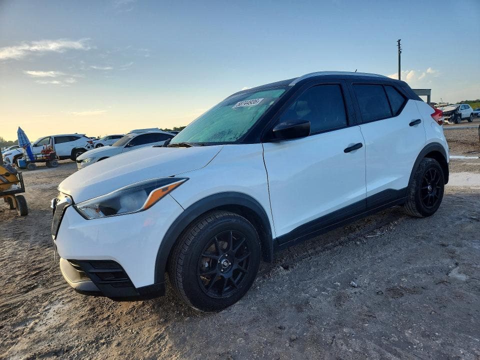 2018 Nissan Kicks S