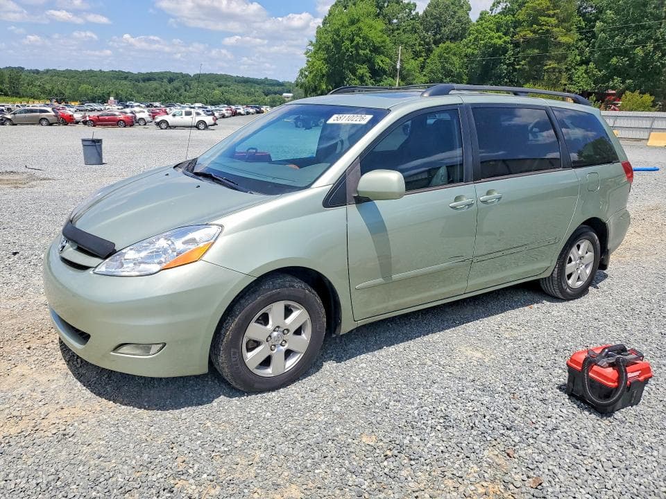2010 Toyota Sienna XLE
