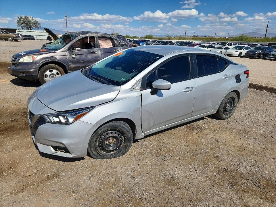 2022 Nissan Versa SV