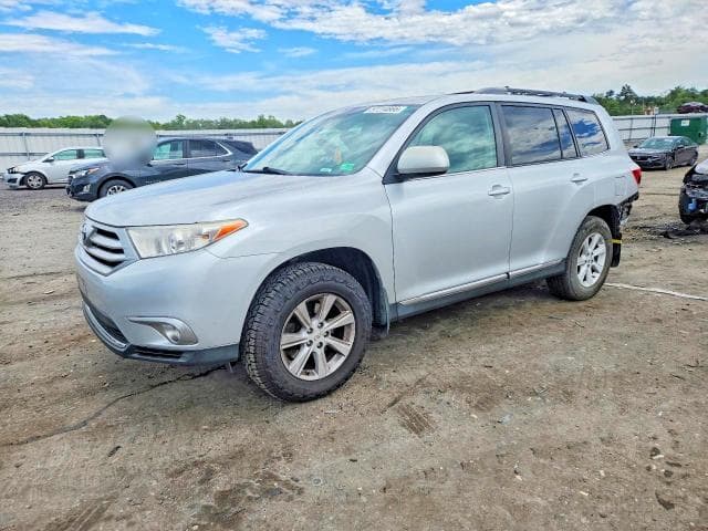 2012 Toyota Highlander SE