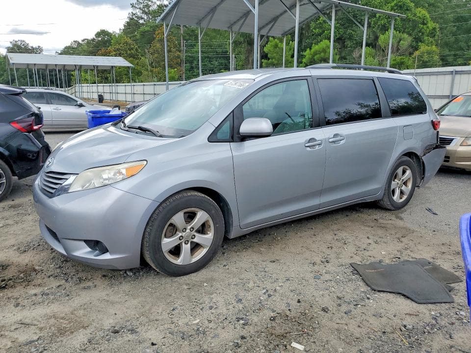 2015 Toyota Sienna LE