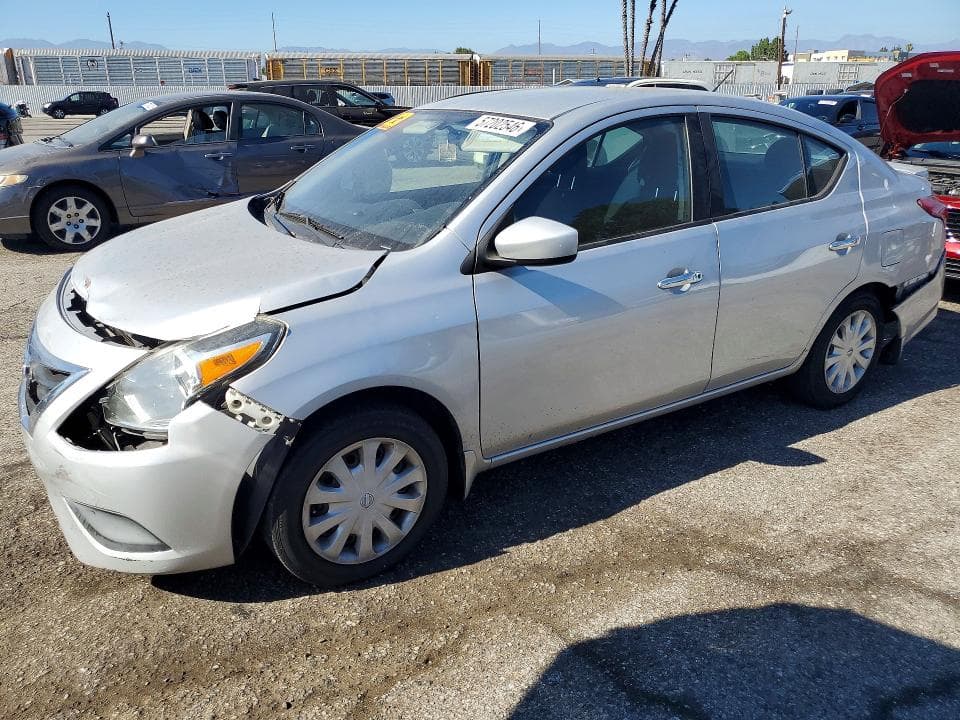 2015 Nissan Versa 1.6 SV
