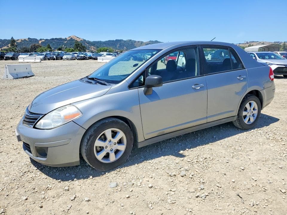 2011 Nissan Versa 1.8 S
