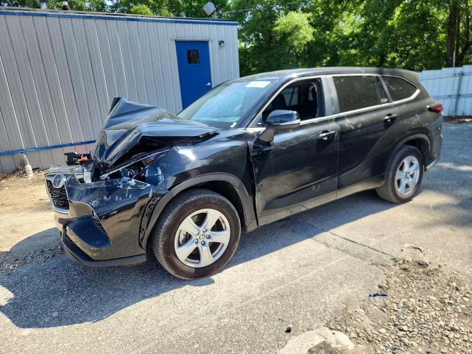 2025 Toyota Highlander LE