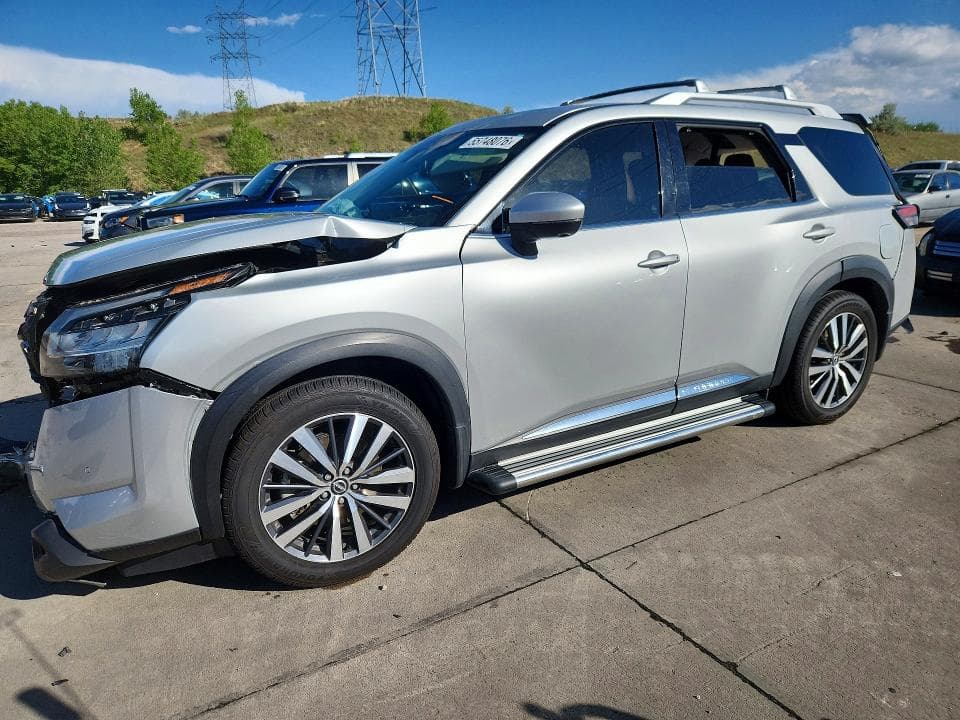 2022 Nissan Pathfinder Platinum