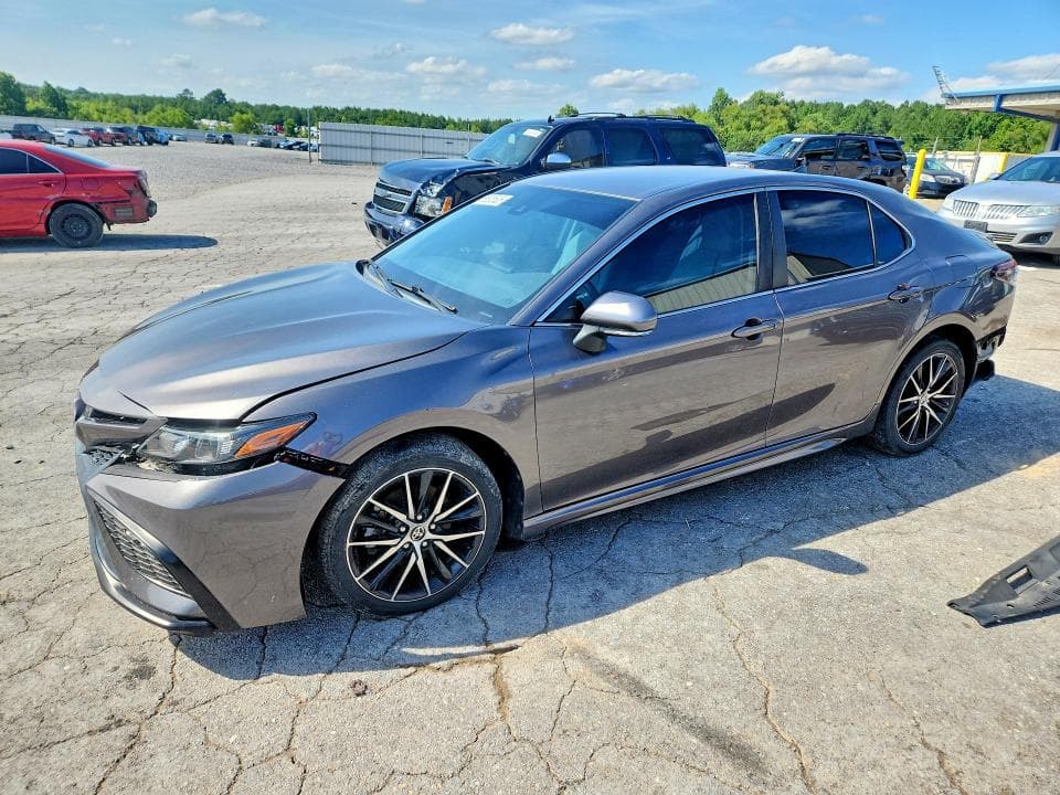 2022 Toyota Camry SE