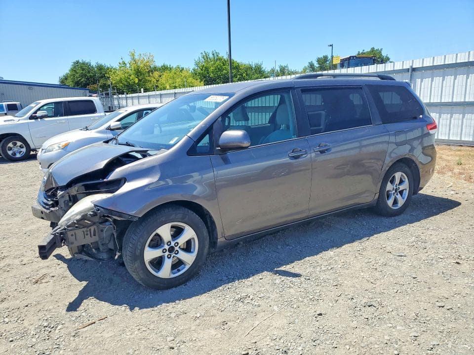 2013 Toyota Sienna LE
