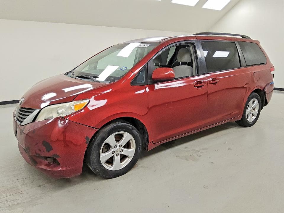 2014 Toyota Sienna LE
