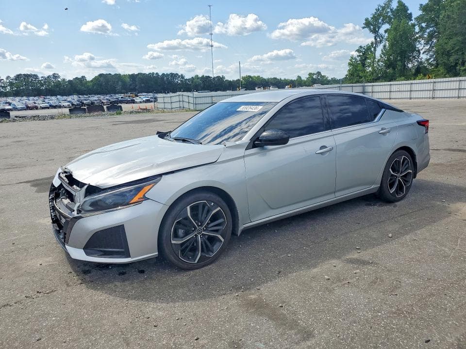 2024 Nissan Altima SR