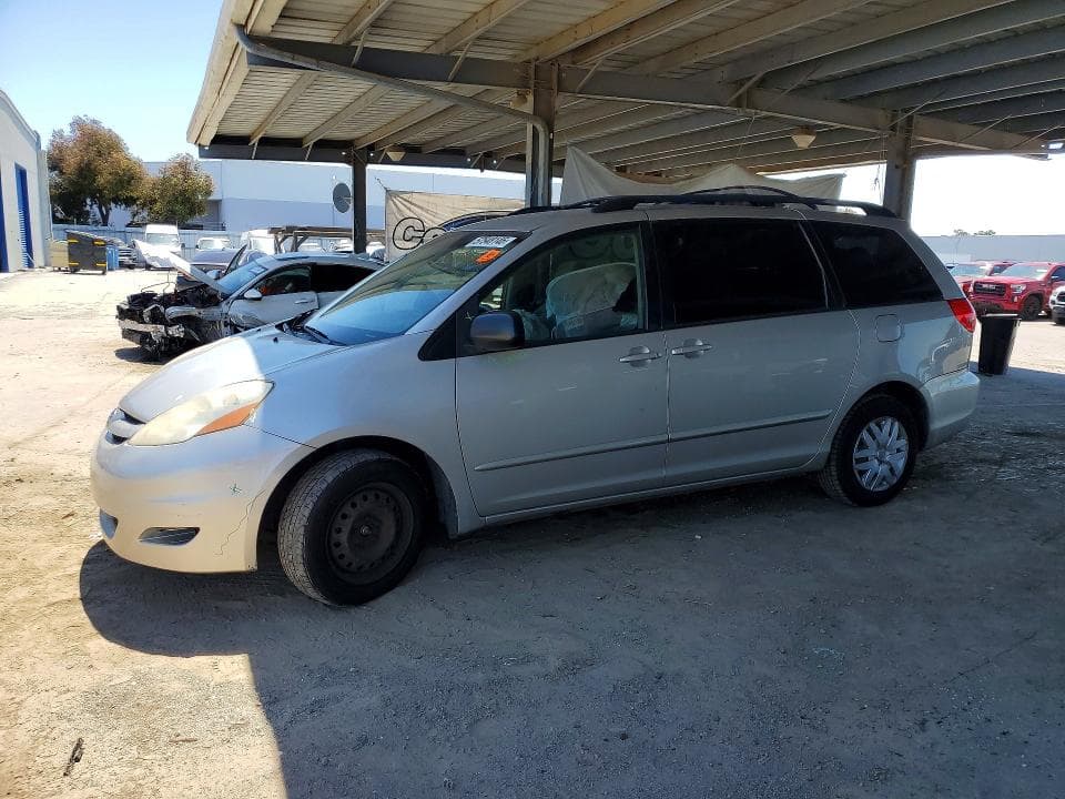 2008 Toyota Sienna CE 7-PASSENGER