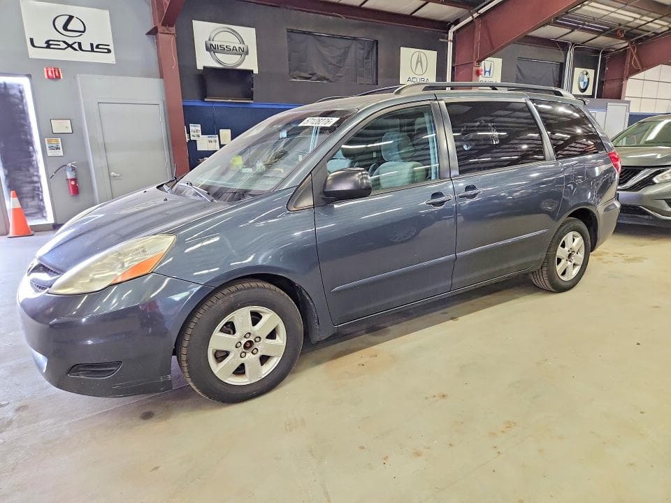 2009 Toyota Sienna LE 7-PASSENGER