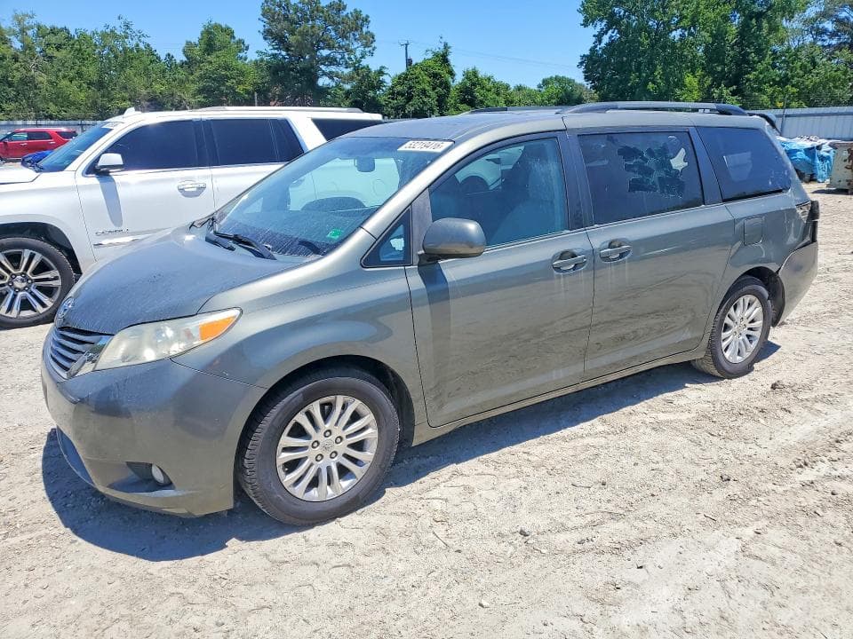 2011 Toyota Sienna XLE 8-PASSENGER