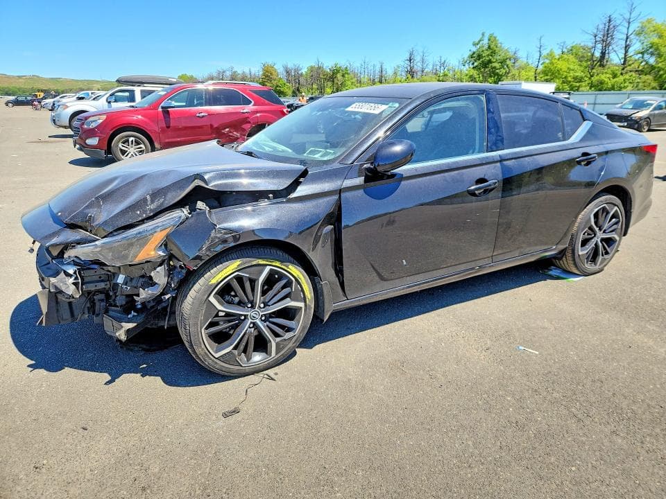 2023 Nissan Altima SR