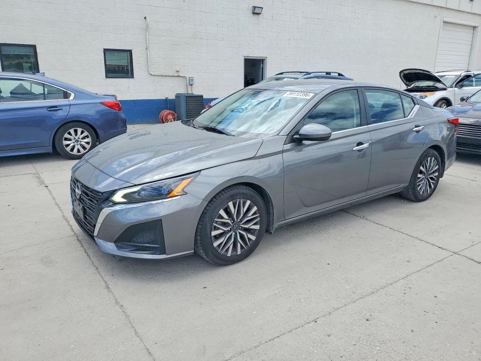 2023 Nissan Altima SV