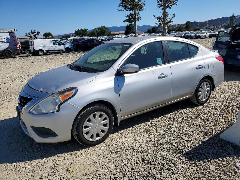 2015 Nissan Versa 1.6 SV