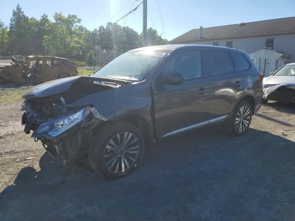 2020 Mitsubishi Outlander SE