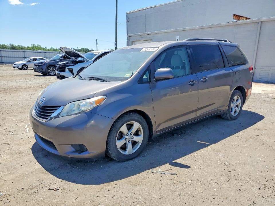 2011 Toyota Sienna LE