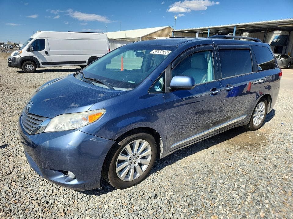 2013 Toyota Sienna XLE 7-PASSENGER