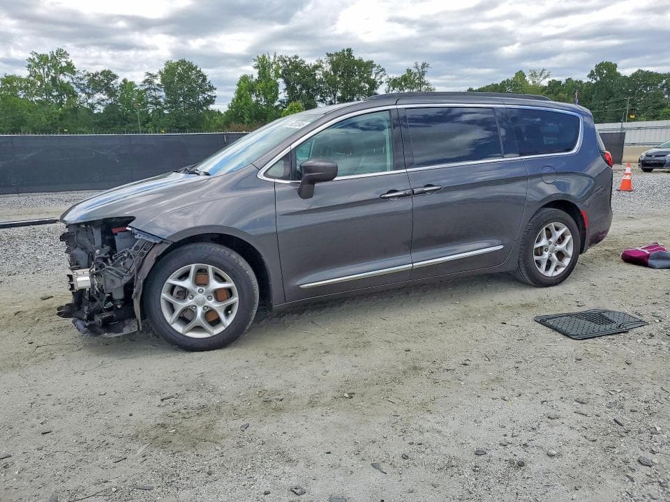 2017 Chrysler Pacifica Touring L