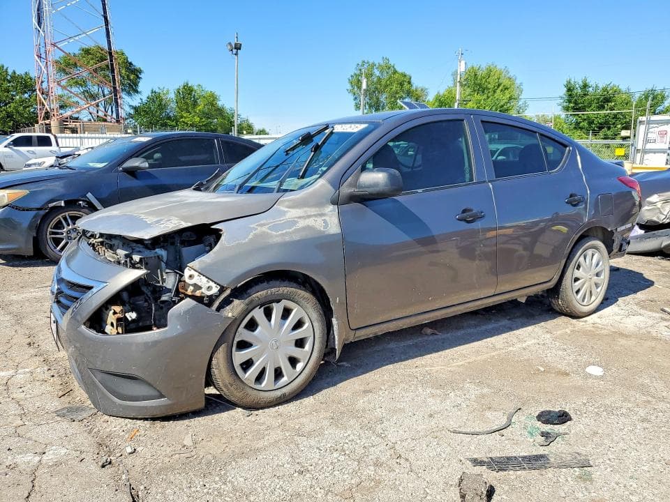 2015 Nissan Versa 1.6 S Plus