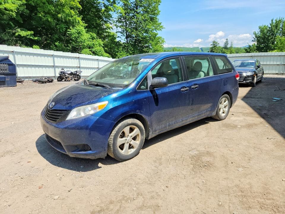 2011 Toyota Sienna Base 7-PASSENGER