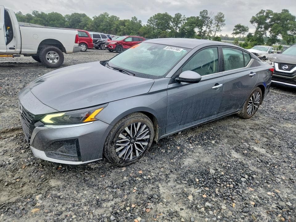 2023 Nissan Altima SV