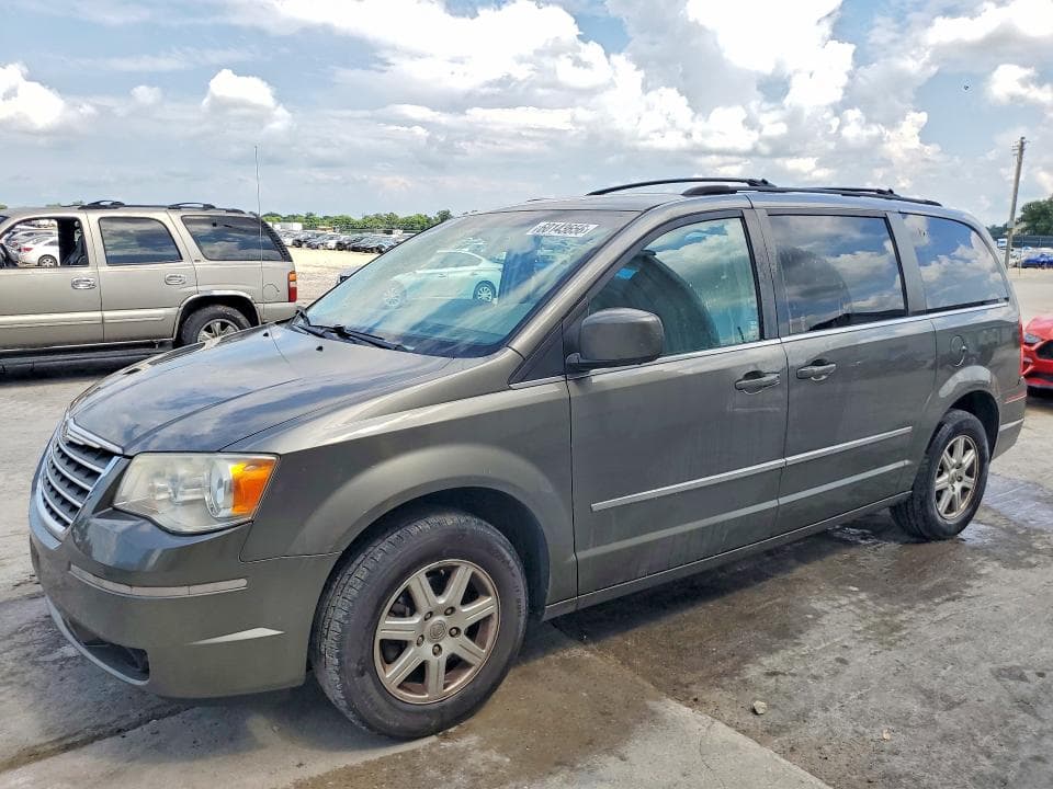 2010 Chrysler Town AND Country