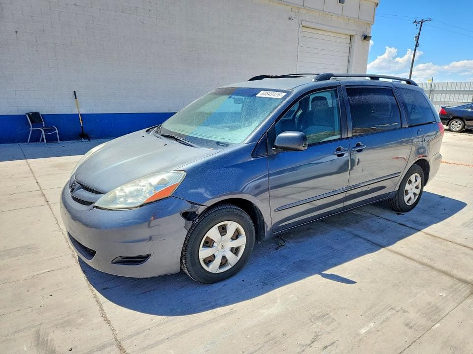2010 Toyota Sienna LE 7-PASSENGER