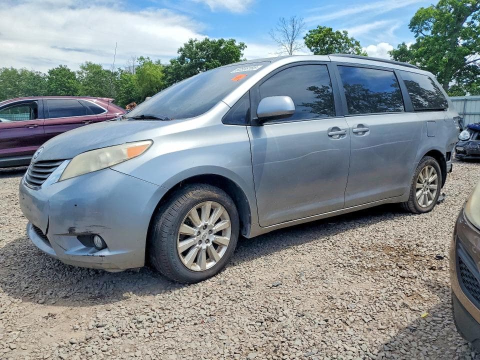 2011 Toyota Sienna XLE 7-PASSENGER
