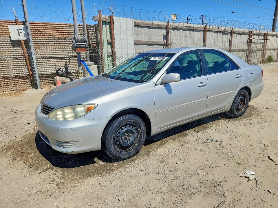 2005 Toyota Camry LE