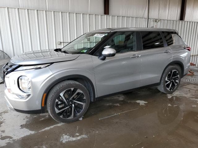 2023 Mitsubishi Outlander SE