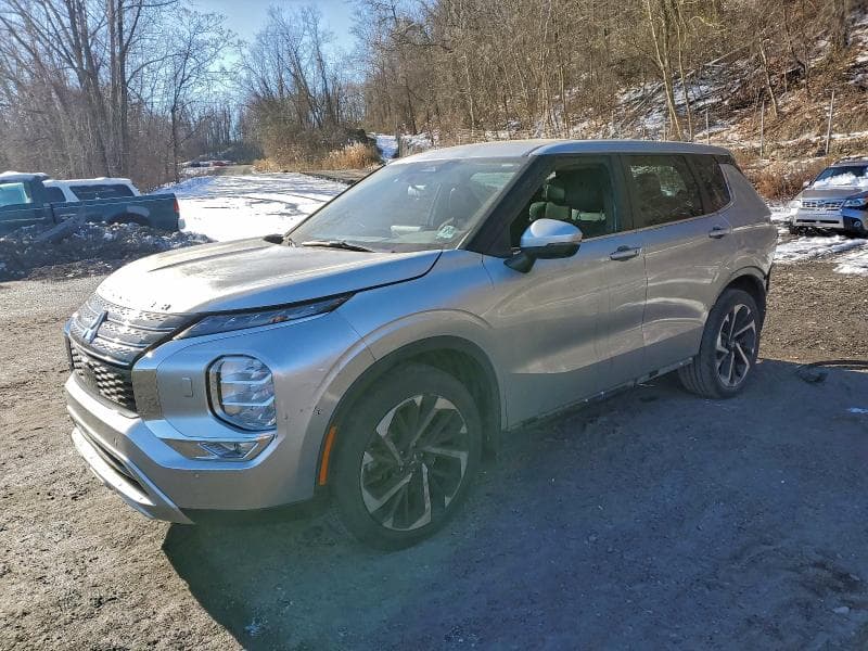 2022 Mitsubishi Outlander SE