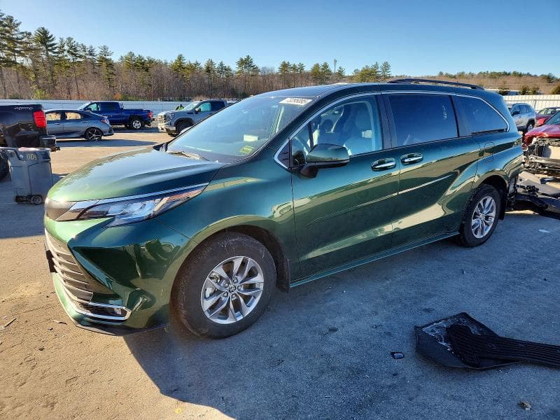 2023 Toyota Sienna XLE