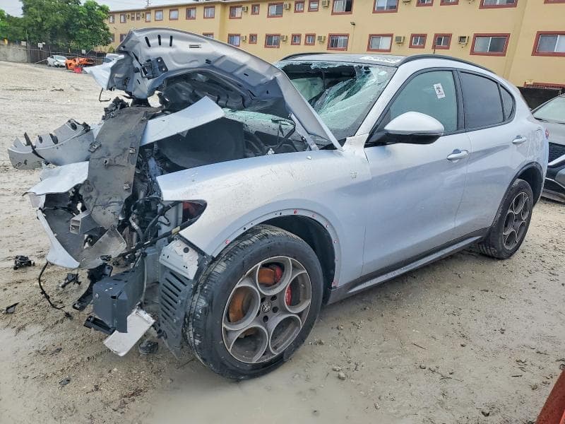 2022 Alfa Romeo Stelvio TI