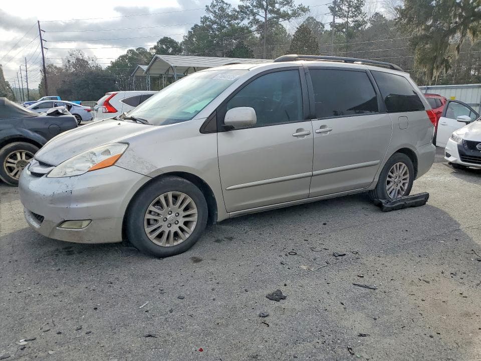 2008 Toyota Sienna XLE