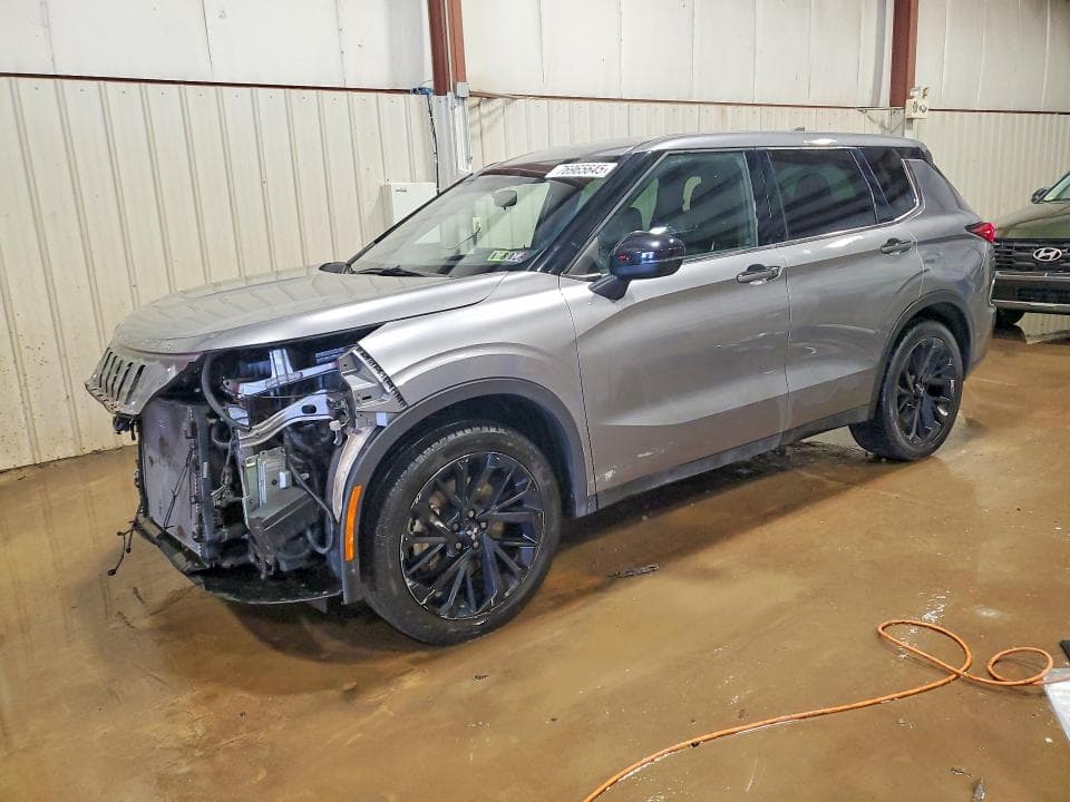 2022 Mitsubishi Outlander SE